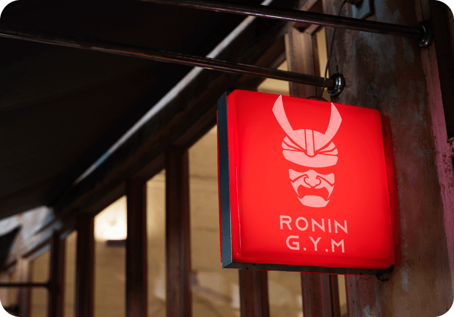 Ronin Gym – Logotip i vizualni identitet za fitness centar.